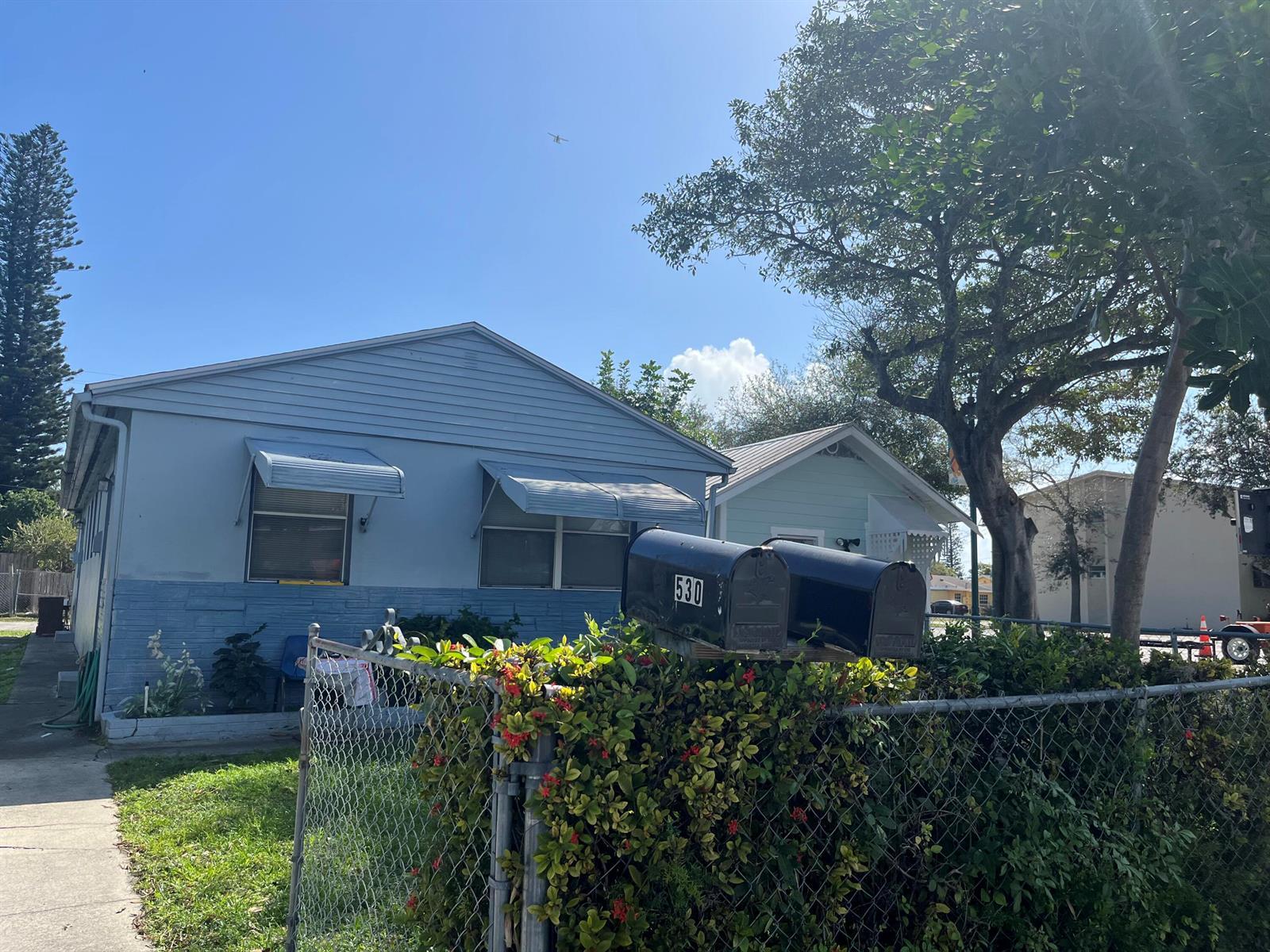 530 S C Street W, FL 33460