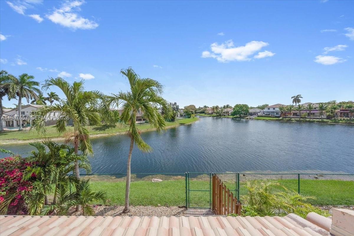 16382 SW 75th St, Miami FL 33193 photo 2