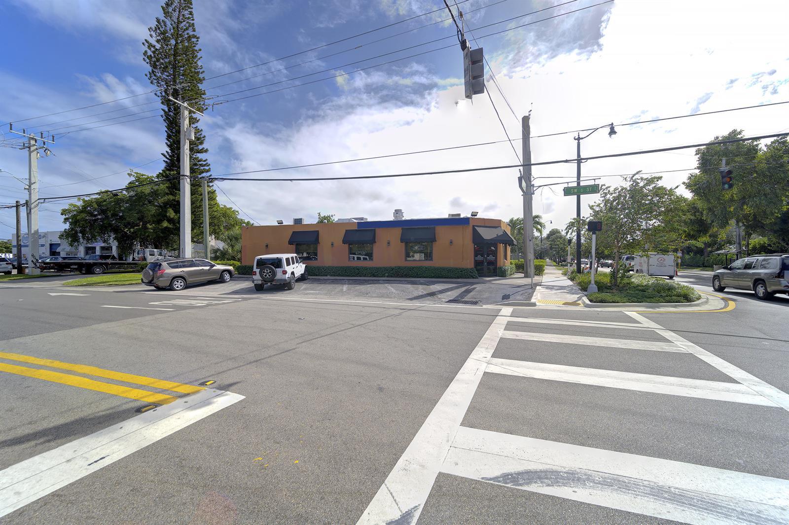 600 S Dixie Hwy W, Pompano Beach FL 33060 photo 2