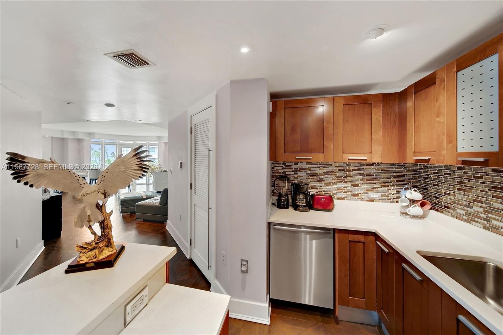 448 Ocean Dr # 302, Miami Beach FL 33139 photo 2