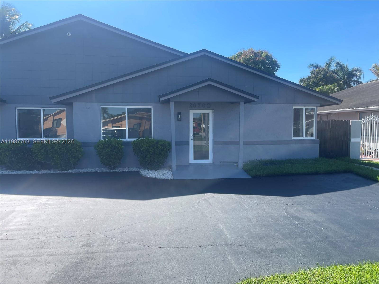 20700 SW 122nd Ave, Miami FL 33177