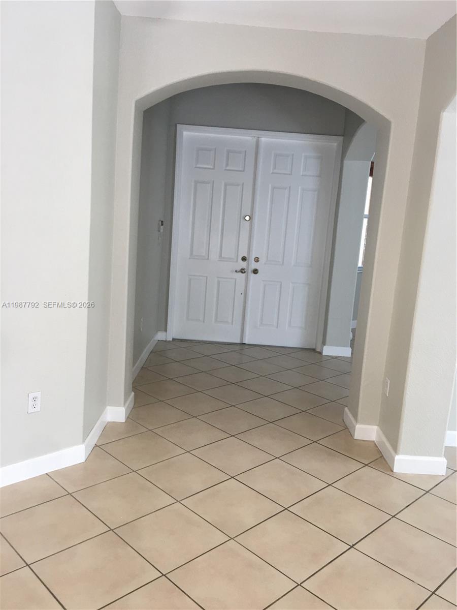 14512 SW 10th St, Miami FL 33184 photo 2