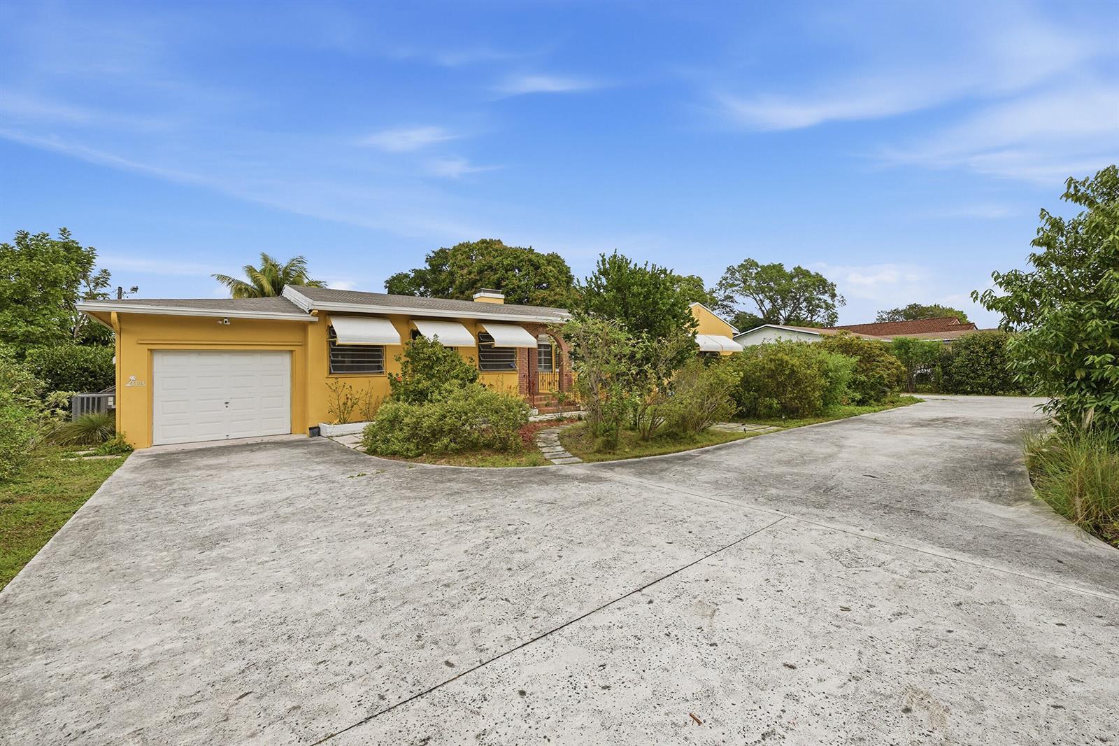 2703 Fillmore Street, Hollywood FL 33020 photo 2