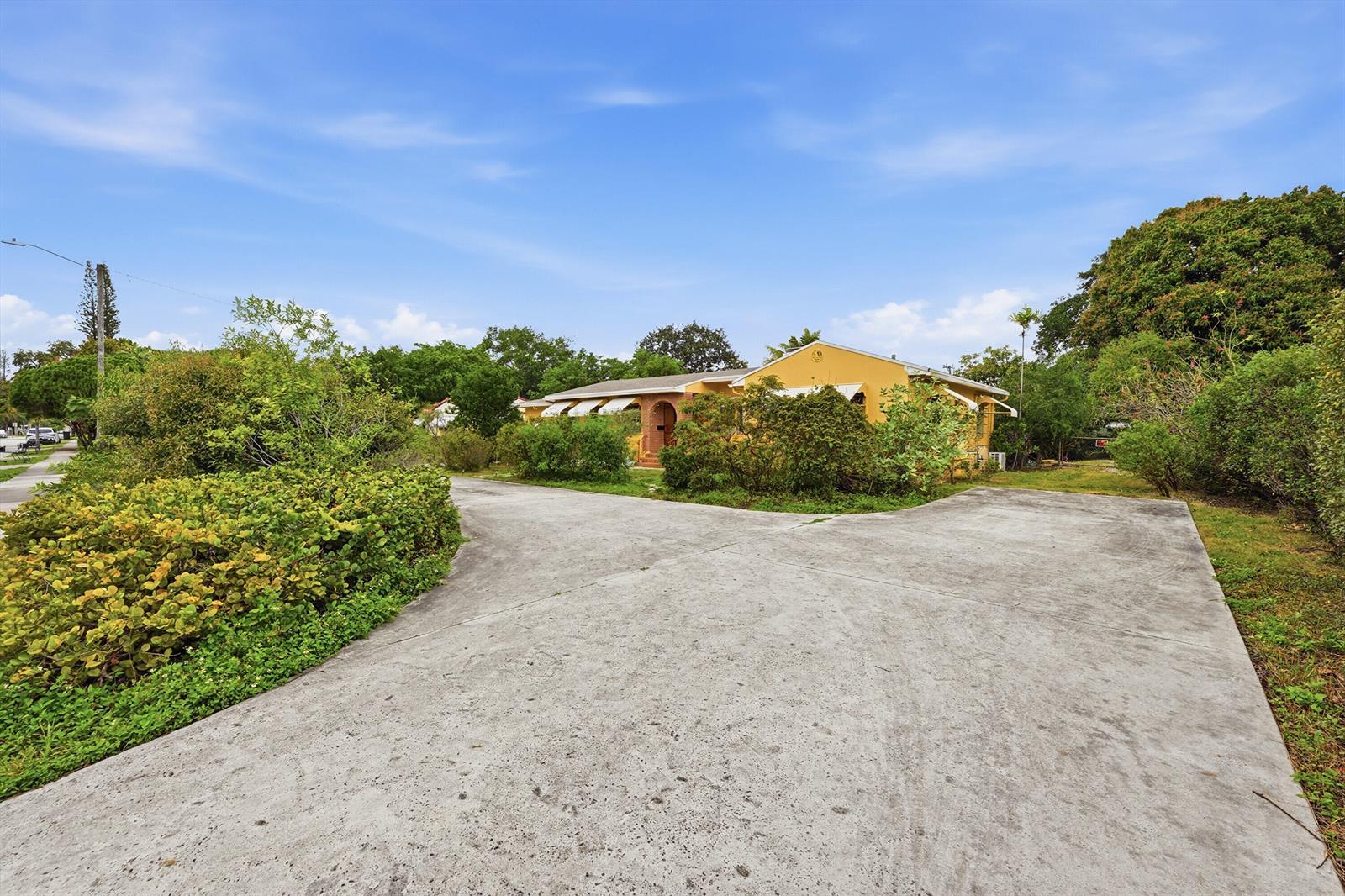 2703 Fillmore Street, Hollywood FL 33020