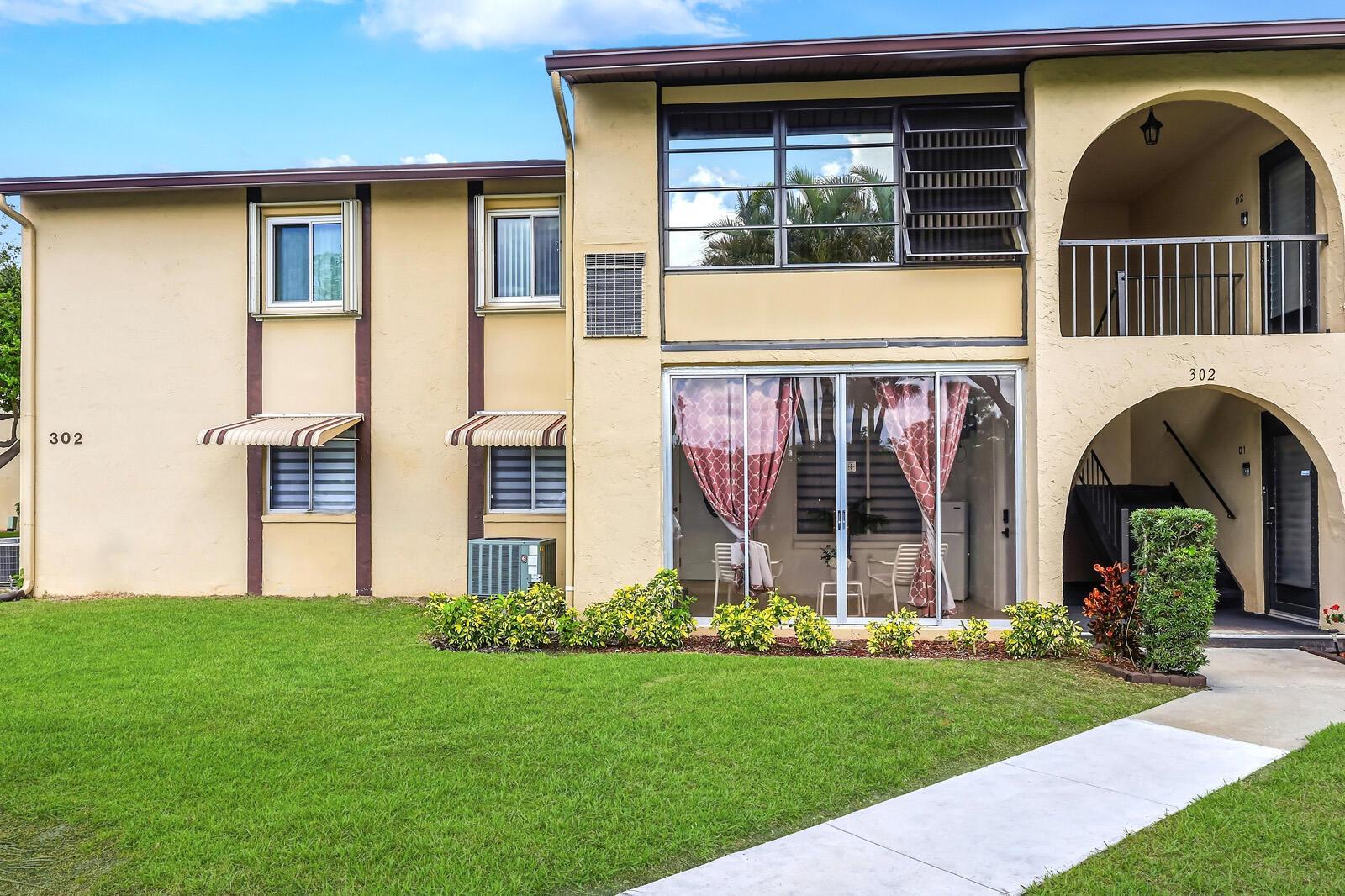 302 Pine Ridge Circle # 2, FL 33463