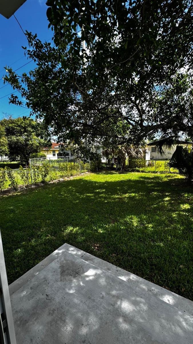2788 NW 9th Pl, Fort Lauderdale FL 33311 photo 4