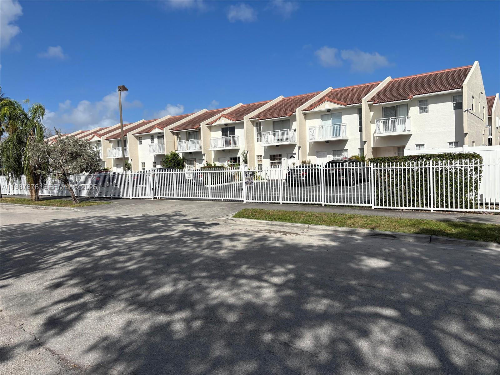 2050 NE 140th St # 12, North Miami Beach FL 33181