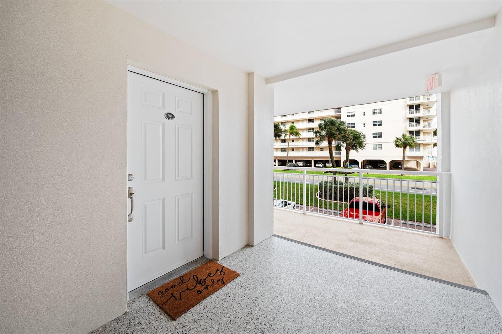 1050 Hillsboro Mile Unit 203w, Hillsboro Beach FL 33062 photo 3