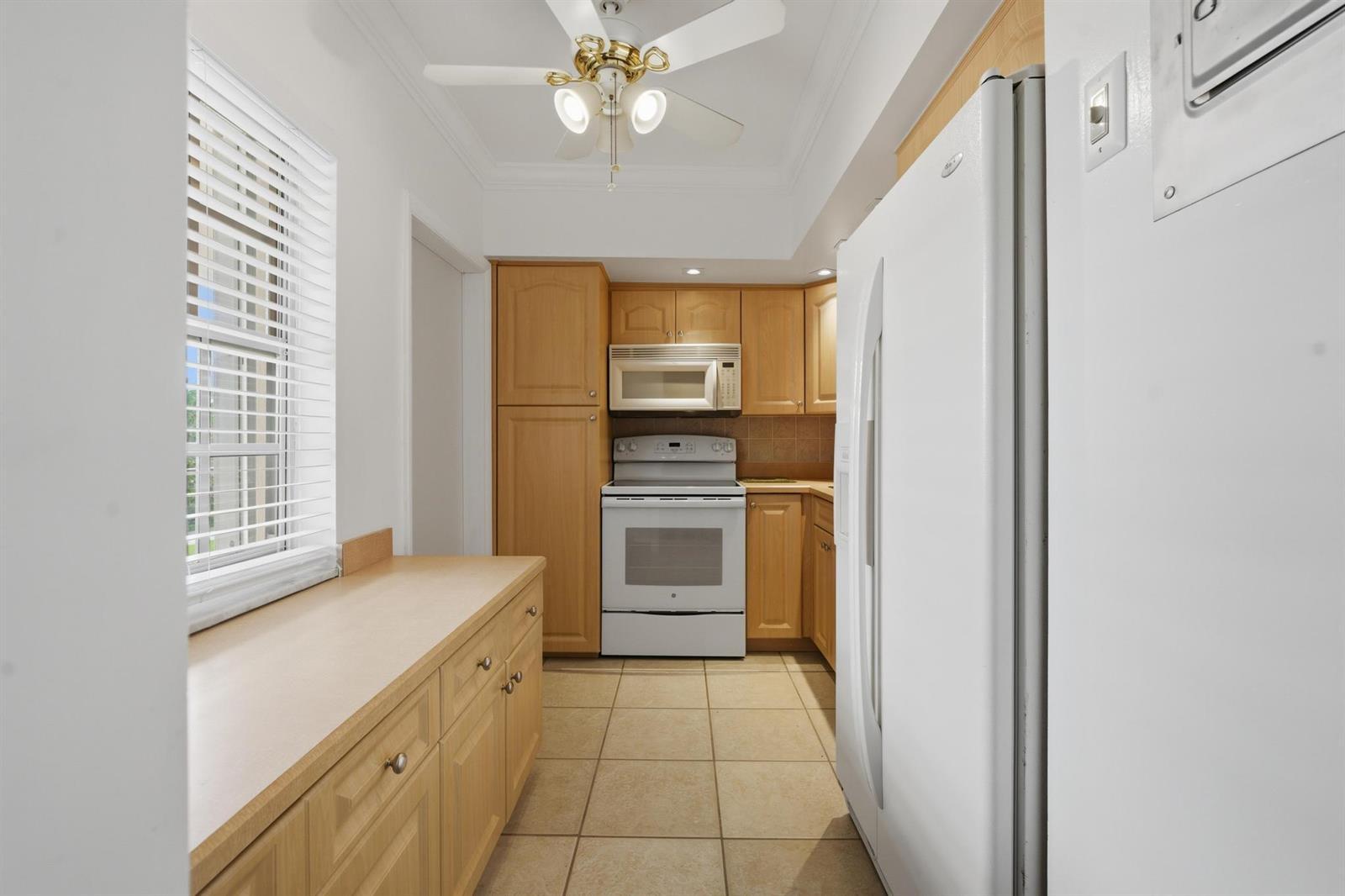 2801 N Palm Aire Drive # 402, Pompano Beach FL 33069 photo 5