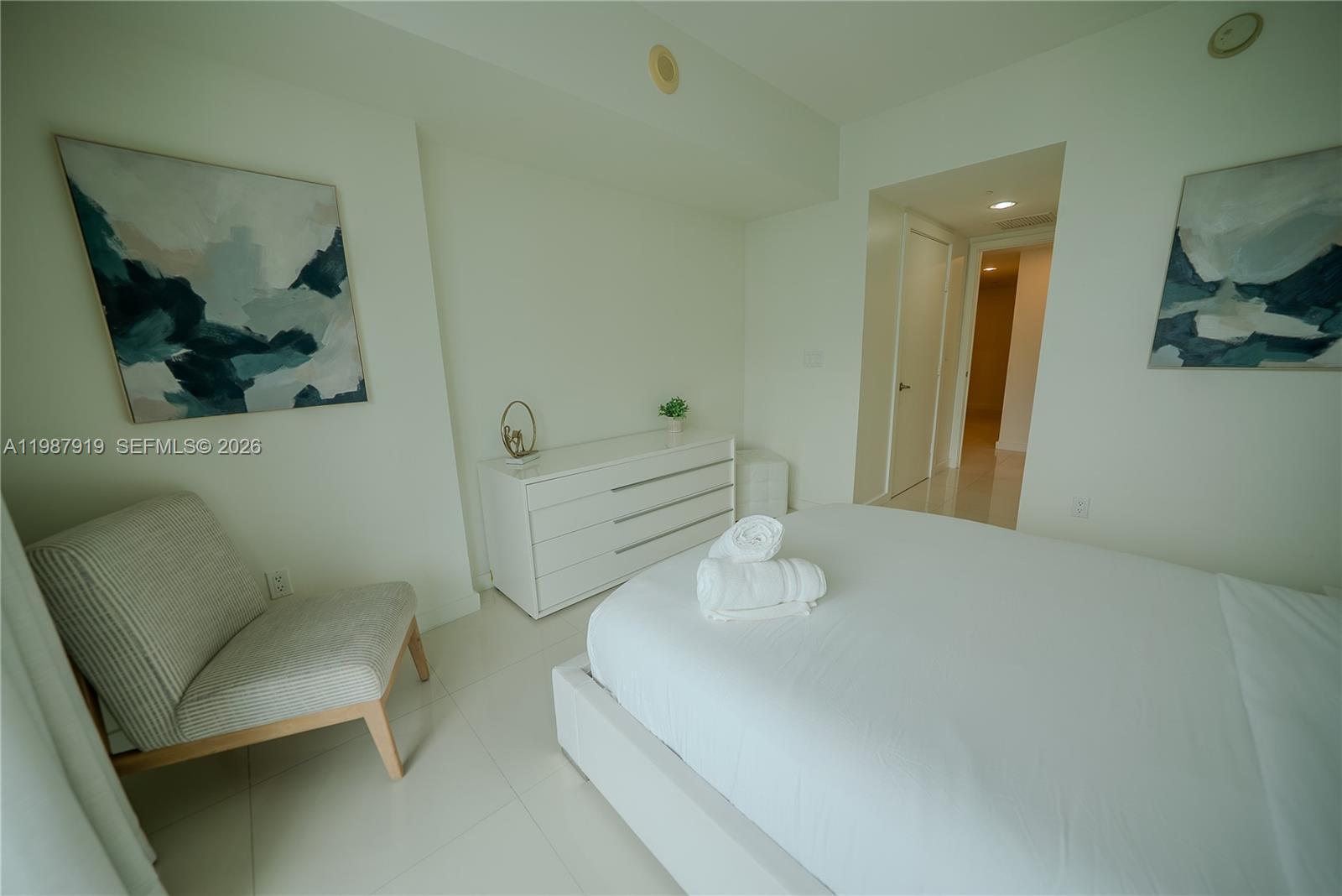 Miami, FL 33131 photo 5
