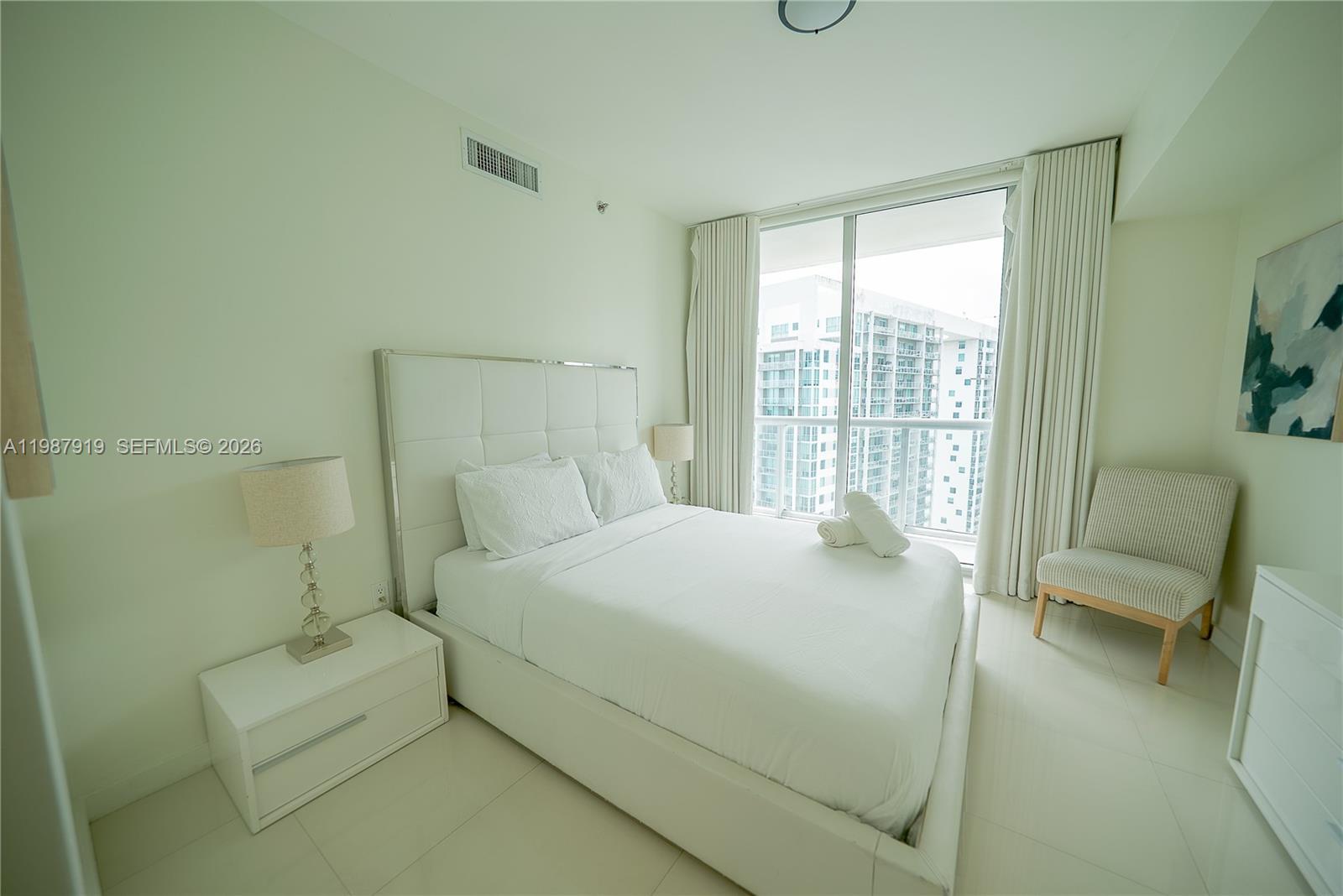Miami, FL 33131 photo 4