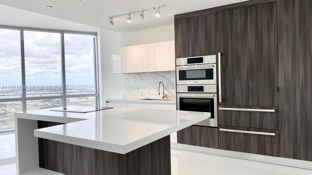 851 NE 1st Ave # 4604, Miami FL 33132 photo 2