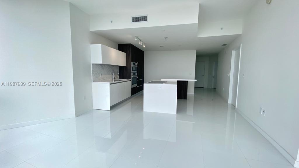 851 NE 1st Ave # 4604, Miami FL 33132 photo 3