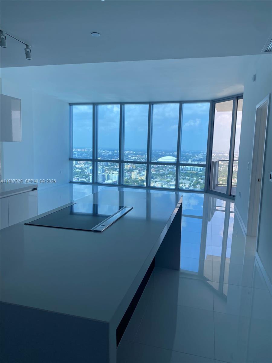 851 NE 1st Ave # 4604, Miami FL 33132 photo 4