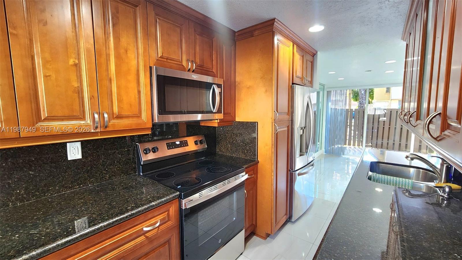 841 NW 81st Ave # 8, Plantation FL 33324