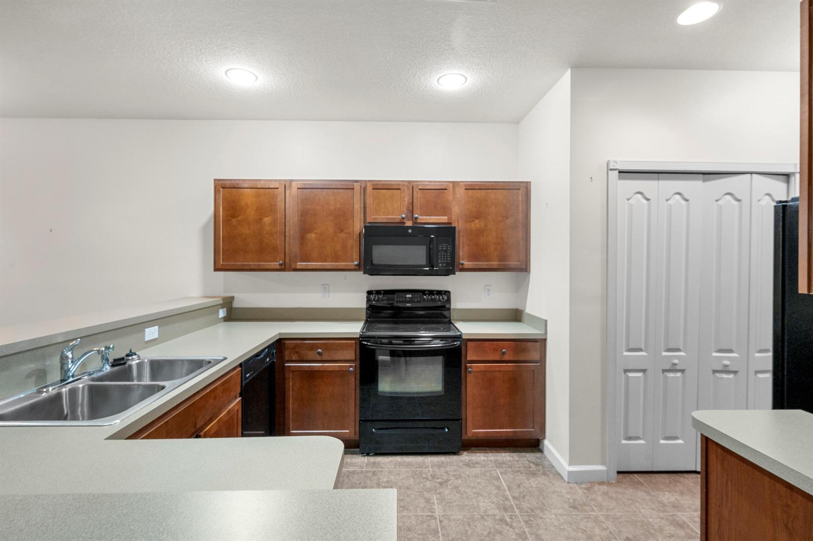 2545 Creekside Drive, Fort Pierce FL 34981 photo 2