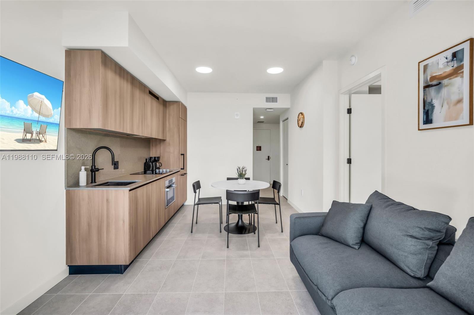121 NE 5th St # 902, Miami FL 33132 photo 4