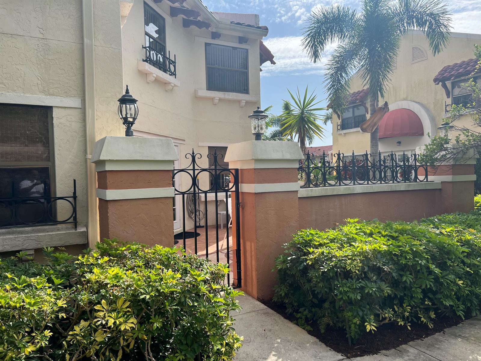 13 Uno Lago Drive, Juno Beach FL 33408 photo 3