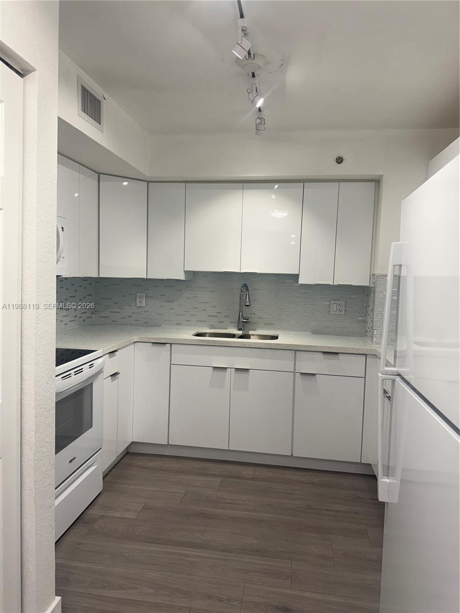 2120 W Flagler St # 203, Miami FL 33135