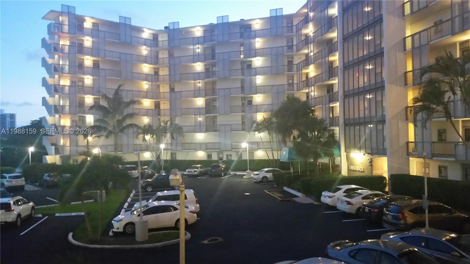 3475 N Country Club Dr # 202, Aventura FL 33180 photo 2