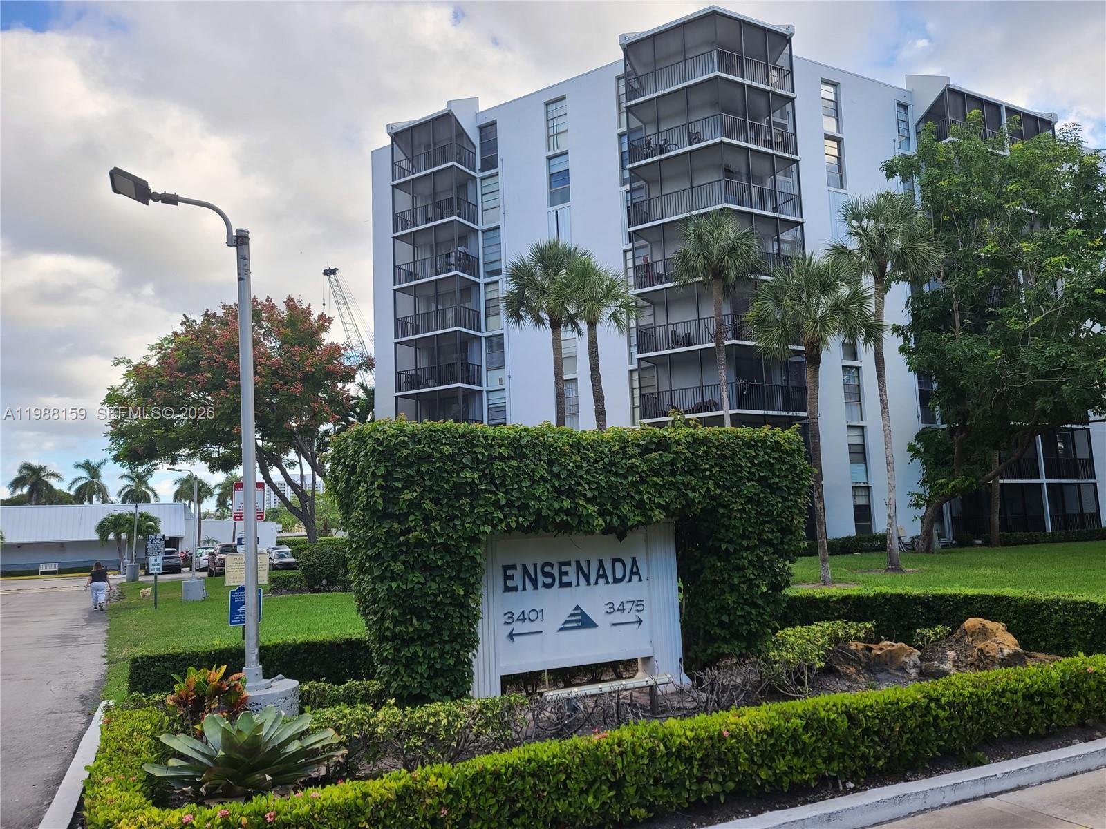 3475 N Country Club Dr # 202, Aventura FL 33180 photo 5