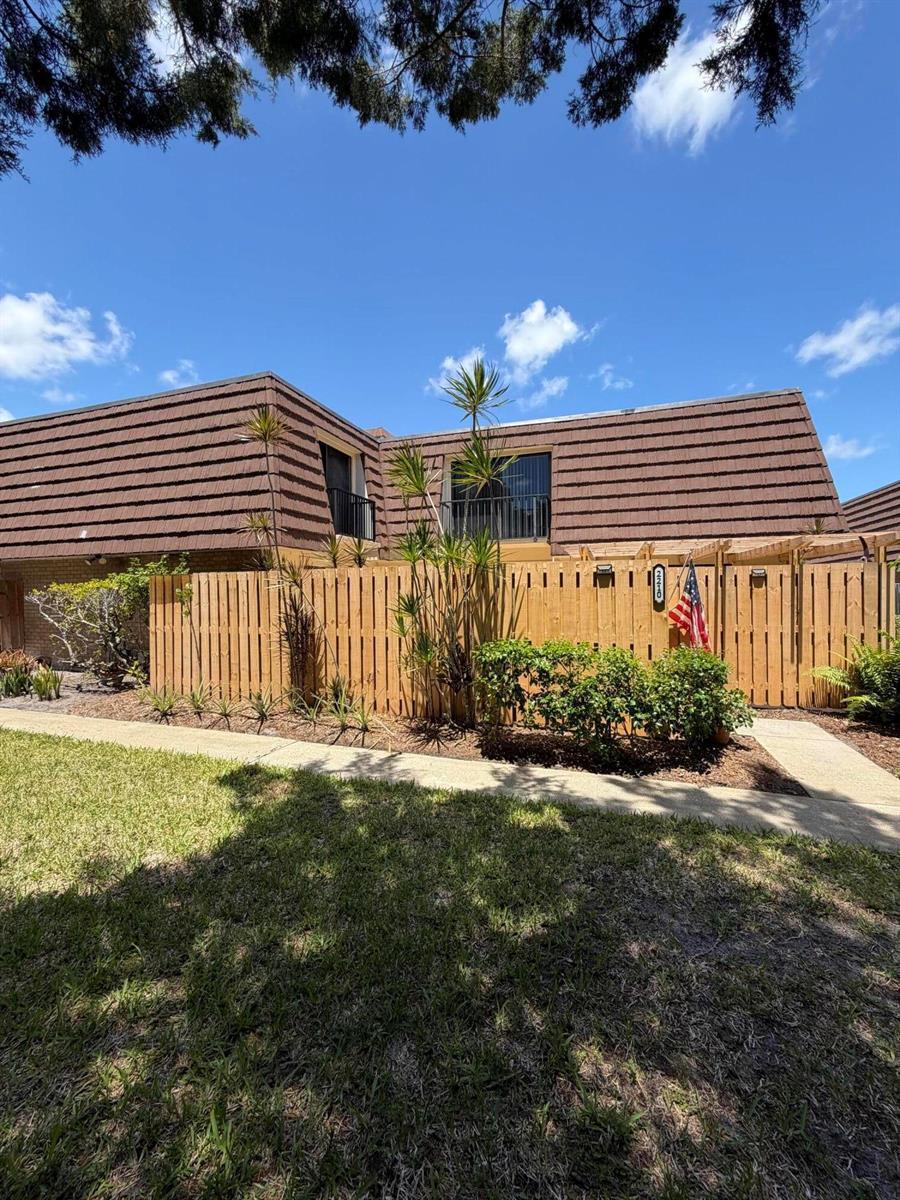 2210 22nd Lane, Palm Beach Gardens FL 33418