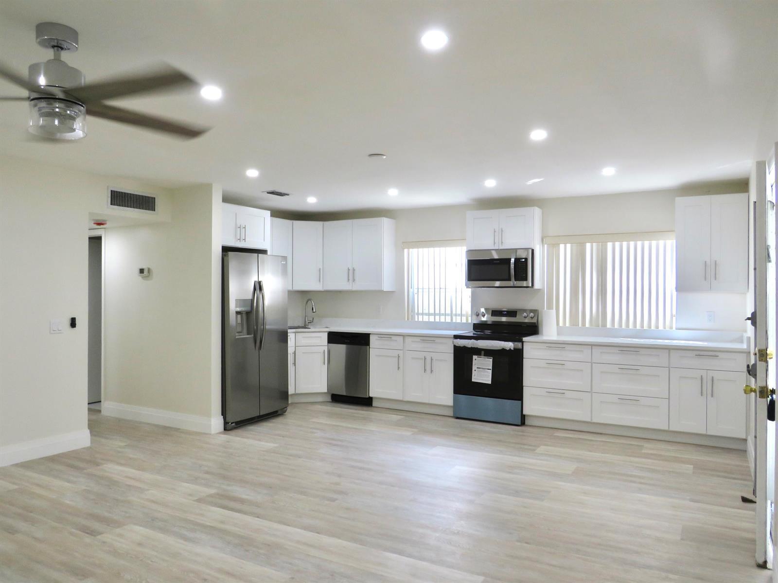 557 Burgundy L, Delray Beach FL 33484 photo 5