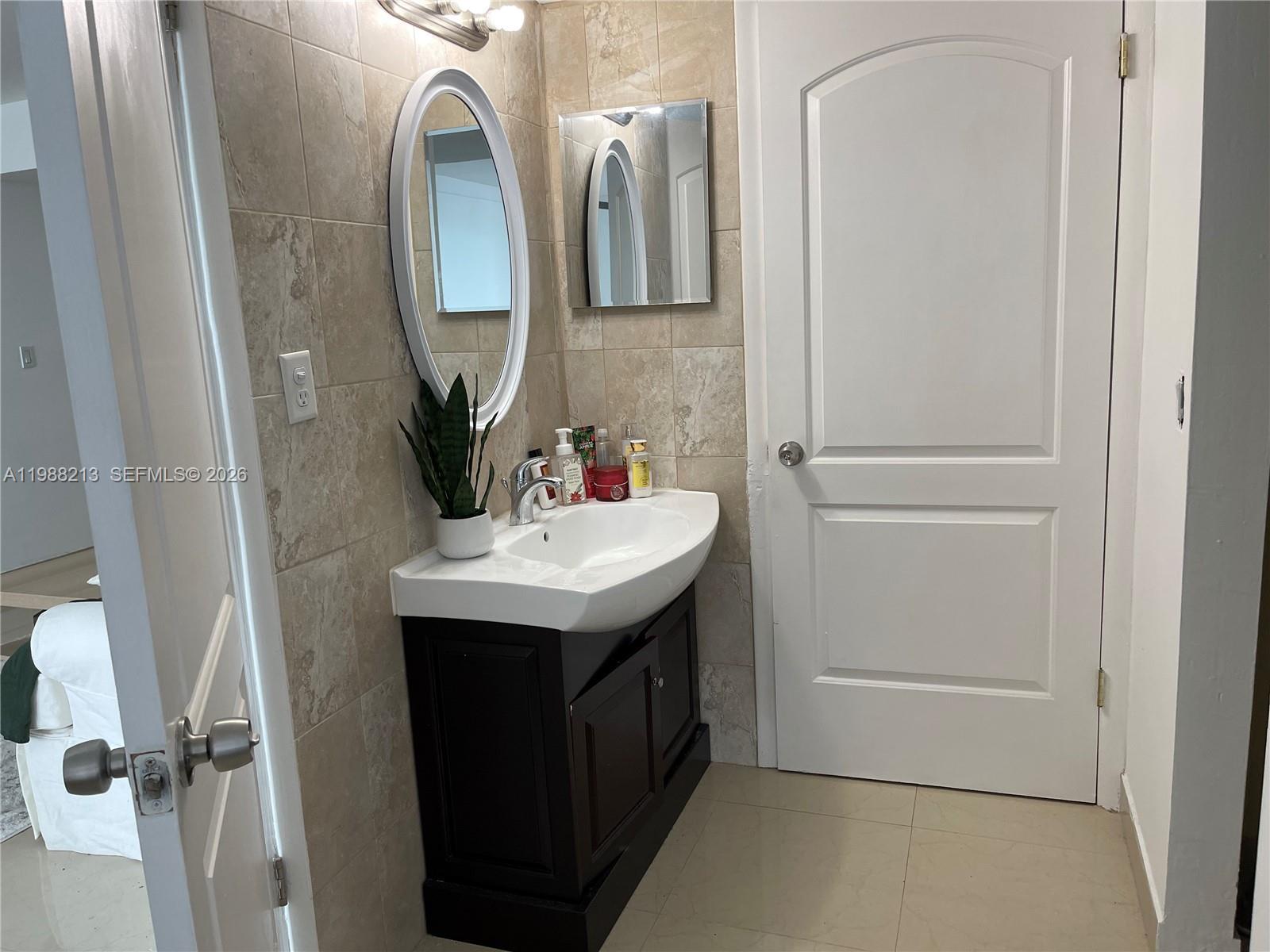6820 Indian Creek Dr # 3B, Miami Beach FL 33141 photo 5