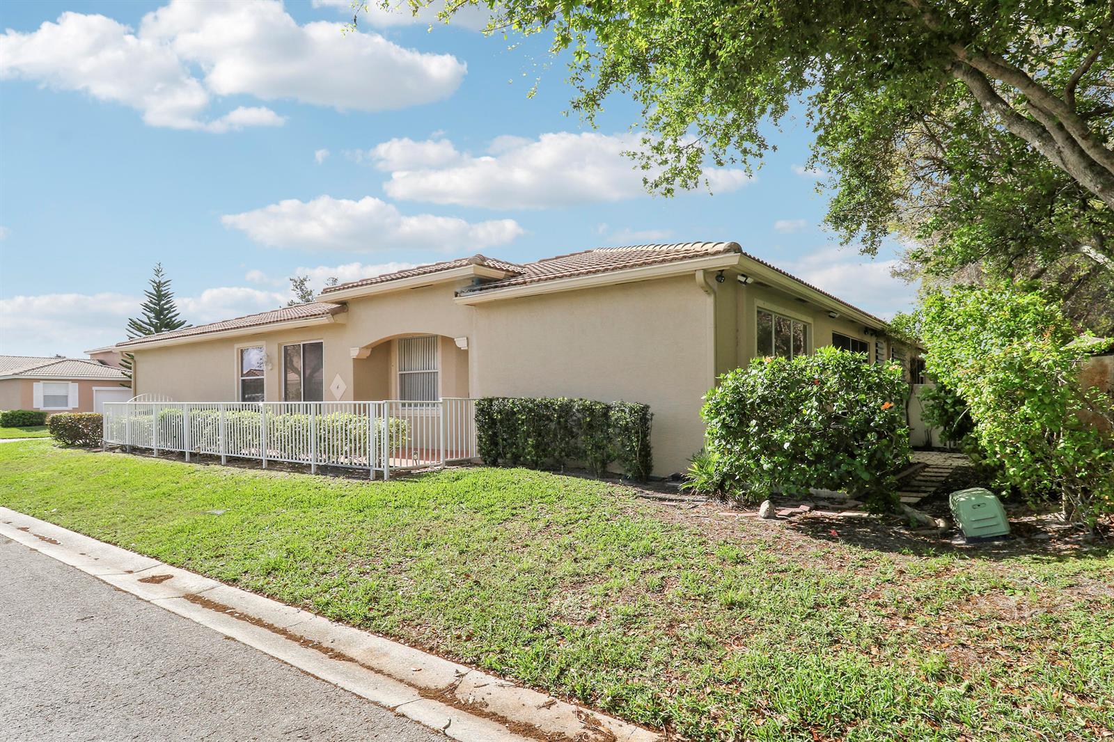 2199 Man Of War, West Palm Beach FL 33411 photo 2