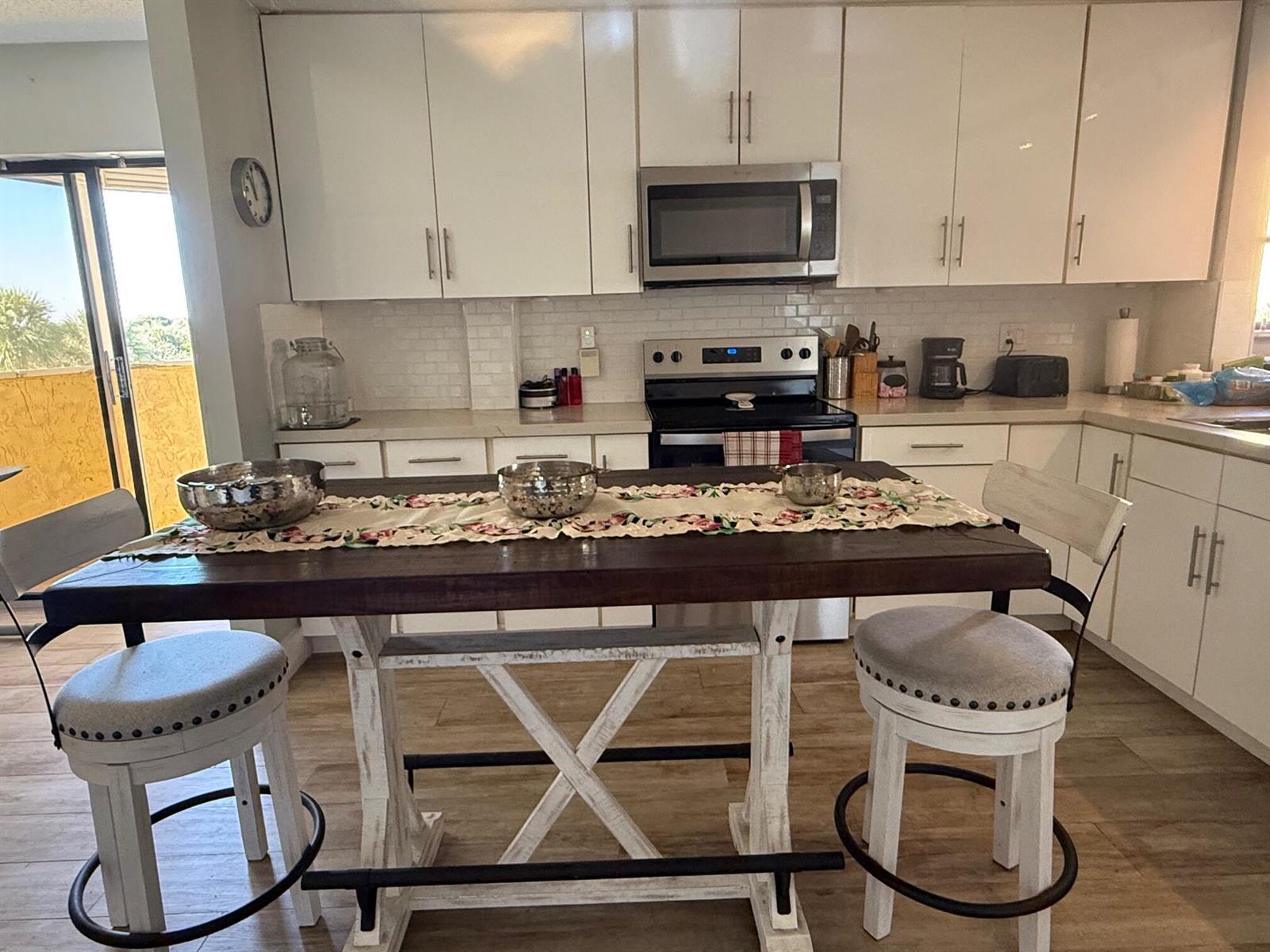 6475 W Oakland Park Boulevard # 401, Lauderhill FL 33313