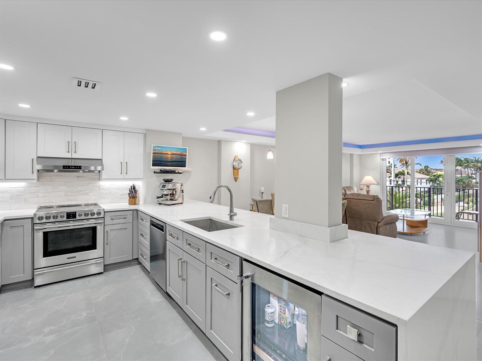 1150 Hillsboro Mile # 302, Hillsboro Beach FL 33062 photo 2