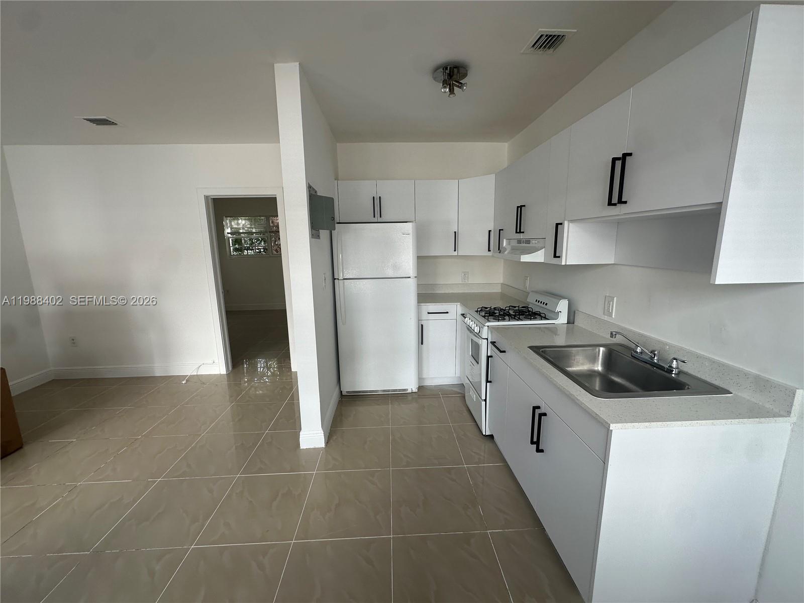 740 84th St # 3, Miami Beach FL 33141 photo 4