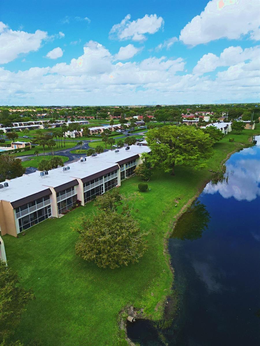140 Lake Meryl Drive Apt 233, West Palm Beach FL 33411 photo 2