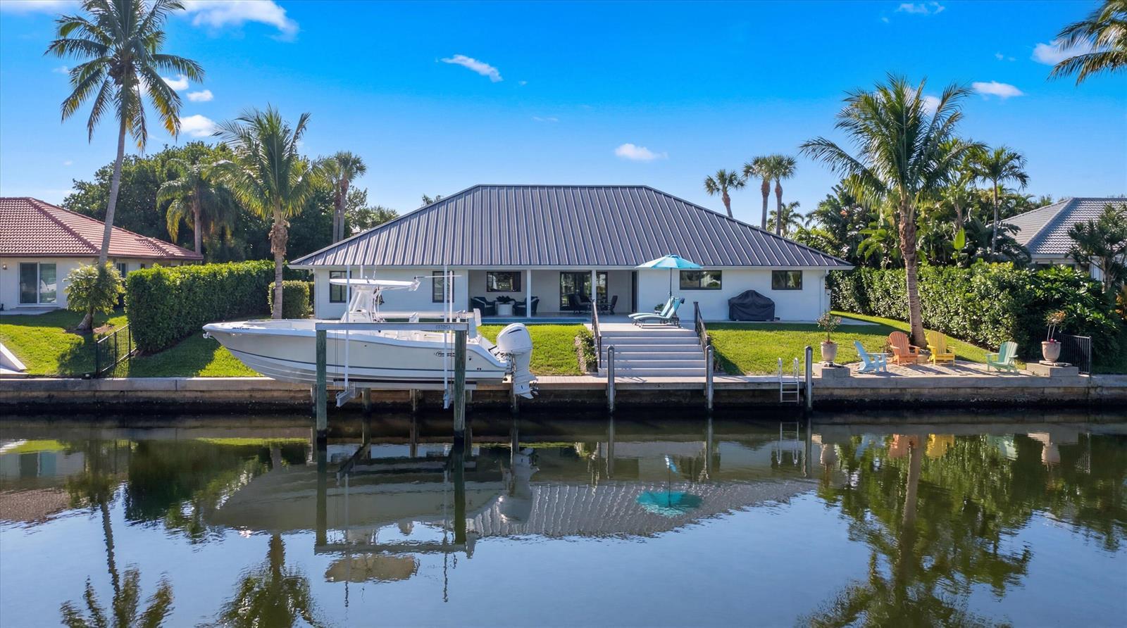 9039 SE Hawksbill Way, Hobe Sound FL 33455