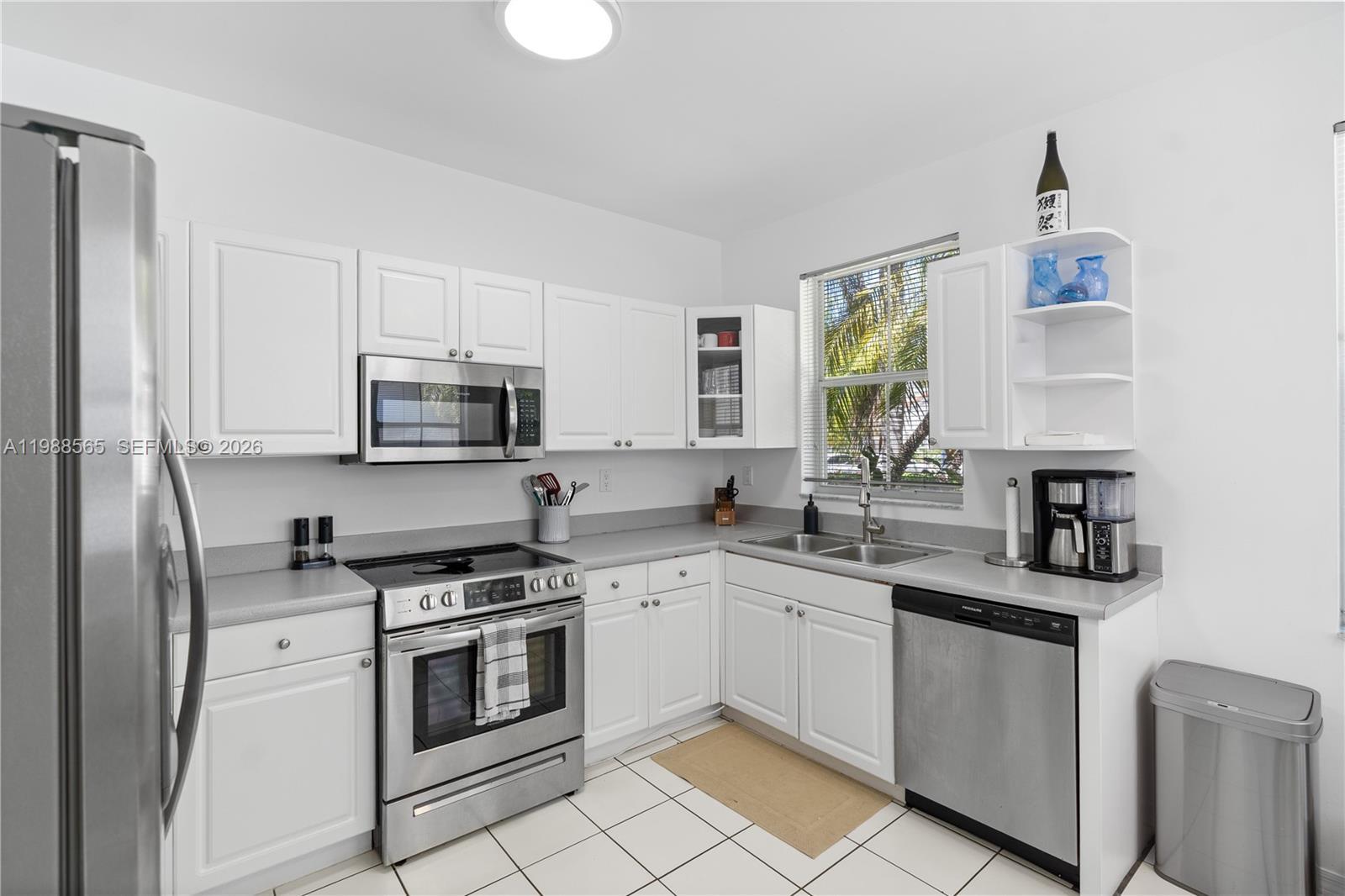 1120 Canella Ln, Hollywood FL 33019 photo 5
