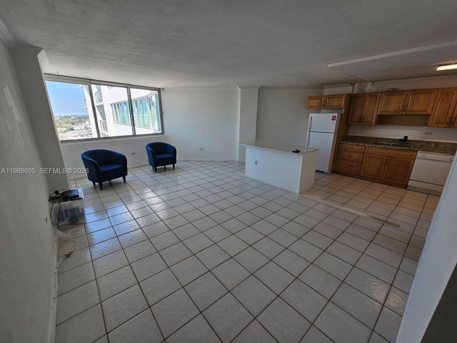 7135 Collins Ave # 1821, Miami Beach FL 33141 photo 3
