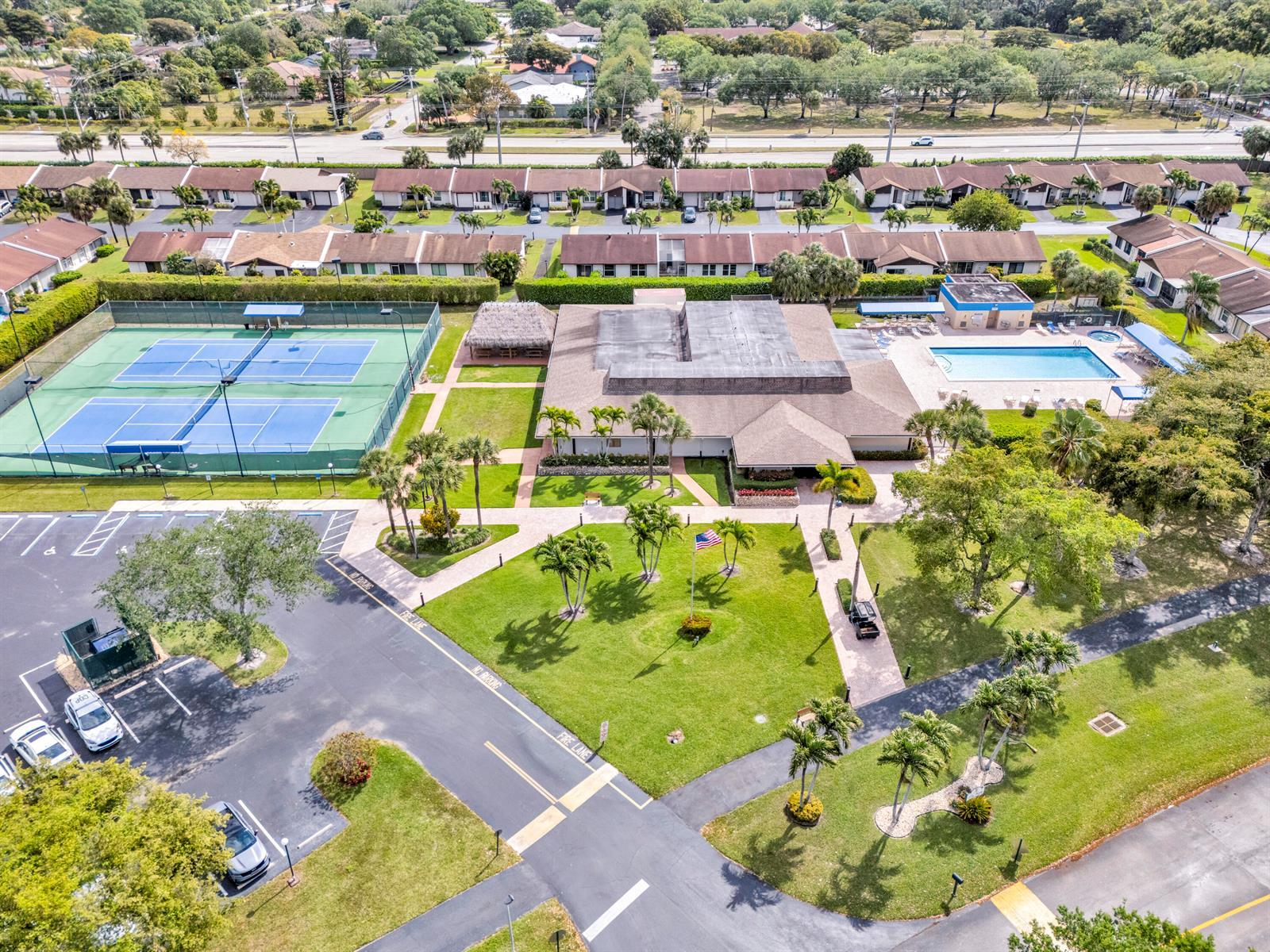 5190 Las Verdes Circle # 315, Delray Beach FL 33484 photo 2