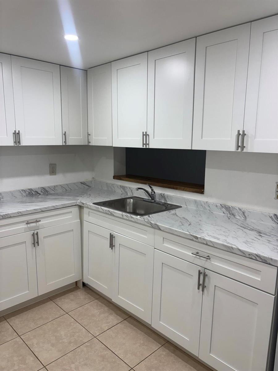 5190 Las Verdes Circle # 315, Delray Beach FL 33484 photo 4