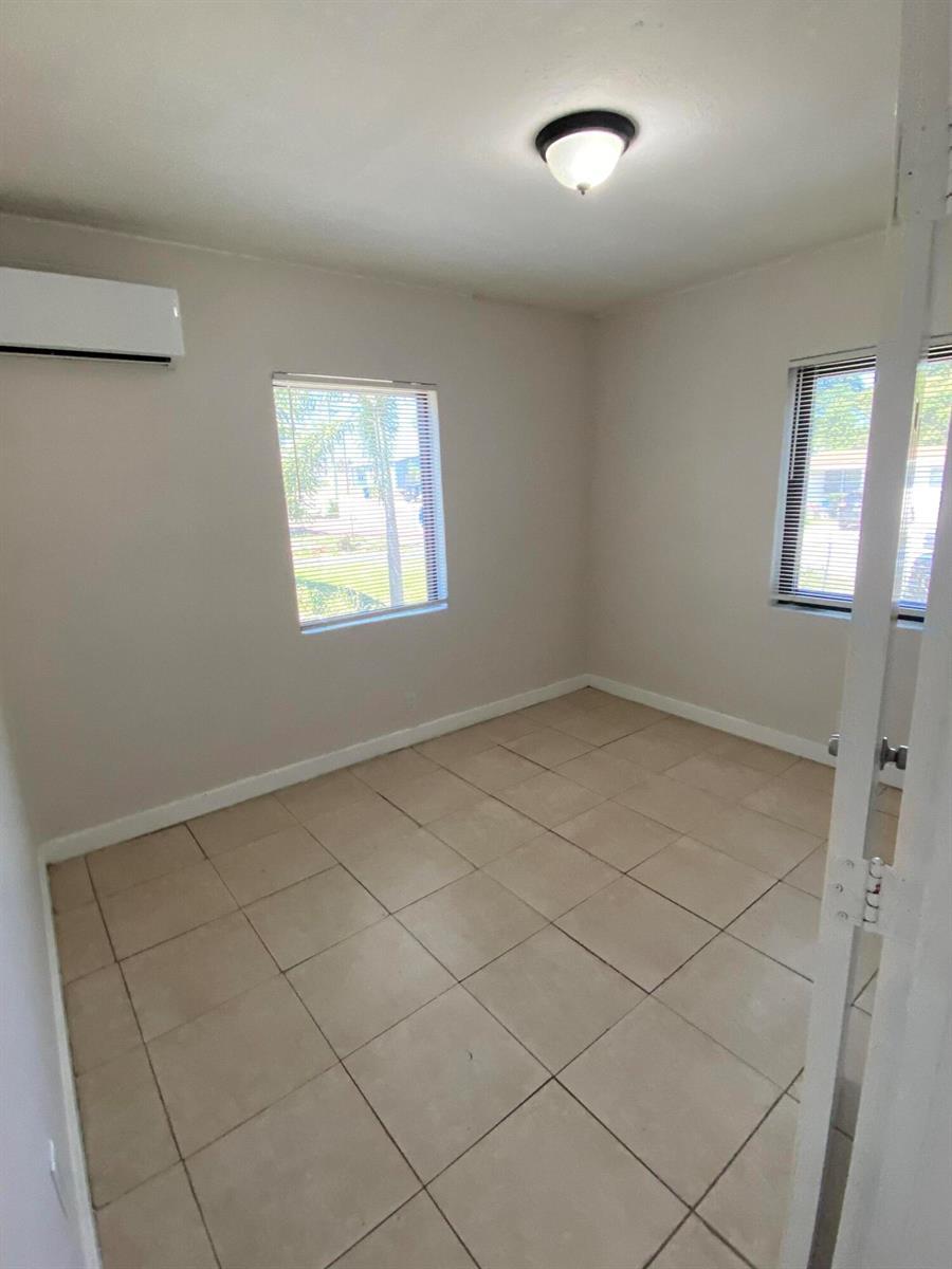 1257 W 35th Street, Riviera Beach FL 33404 photo 4