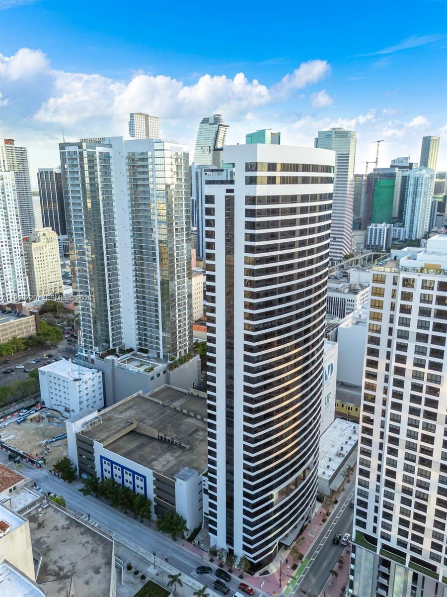 225 N Miami Ave # 1701, Miami FL 33131 photo 2