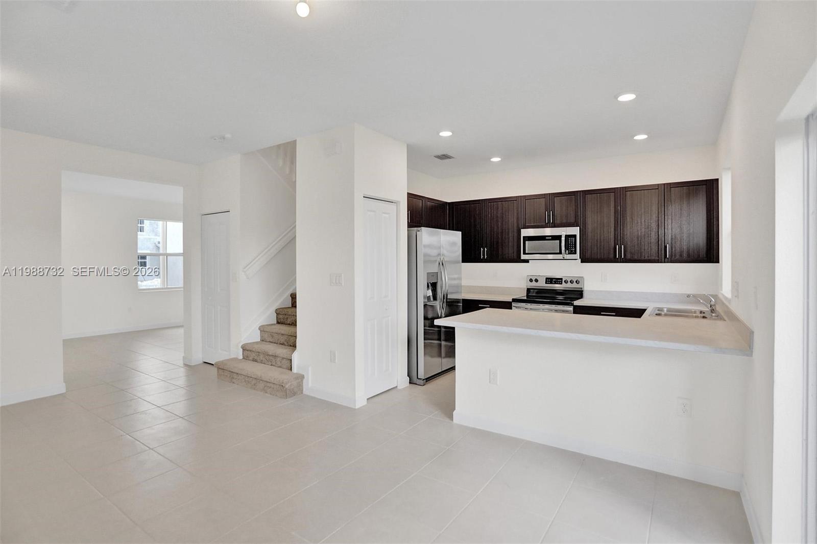 Homestead, FL 33035 photo 2