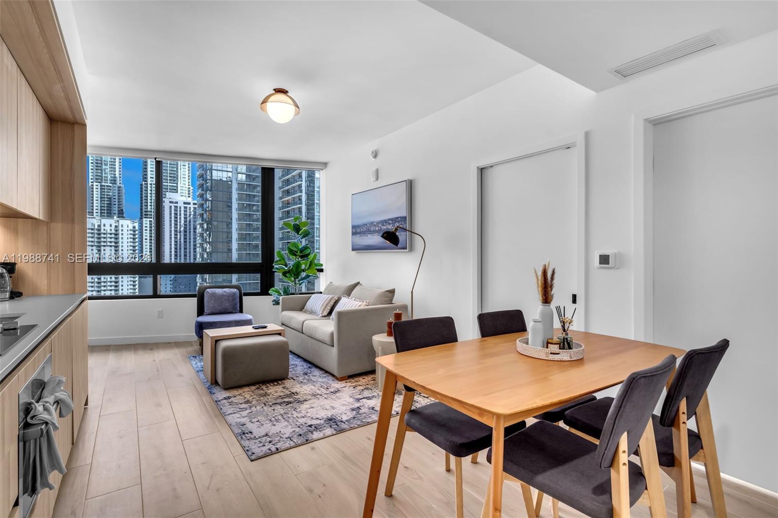 225 N Miami Ave # 1709, Miami FL 33131 photo 4