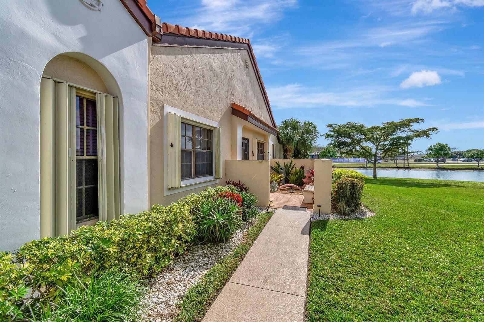 8240 Waterline Drive, Boynton Beach FL 33472 photo 2