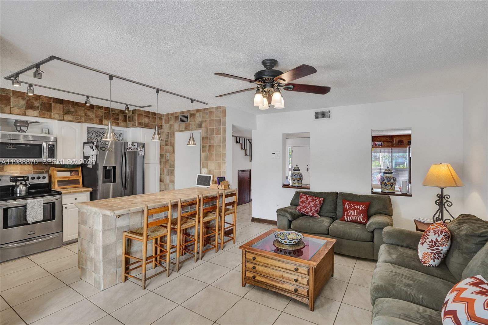 16465 NE 26th Ave # 18, North Miami Beach FL 33160 photo 2