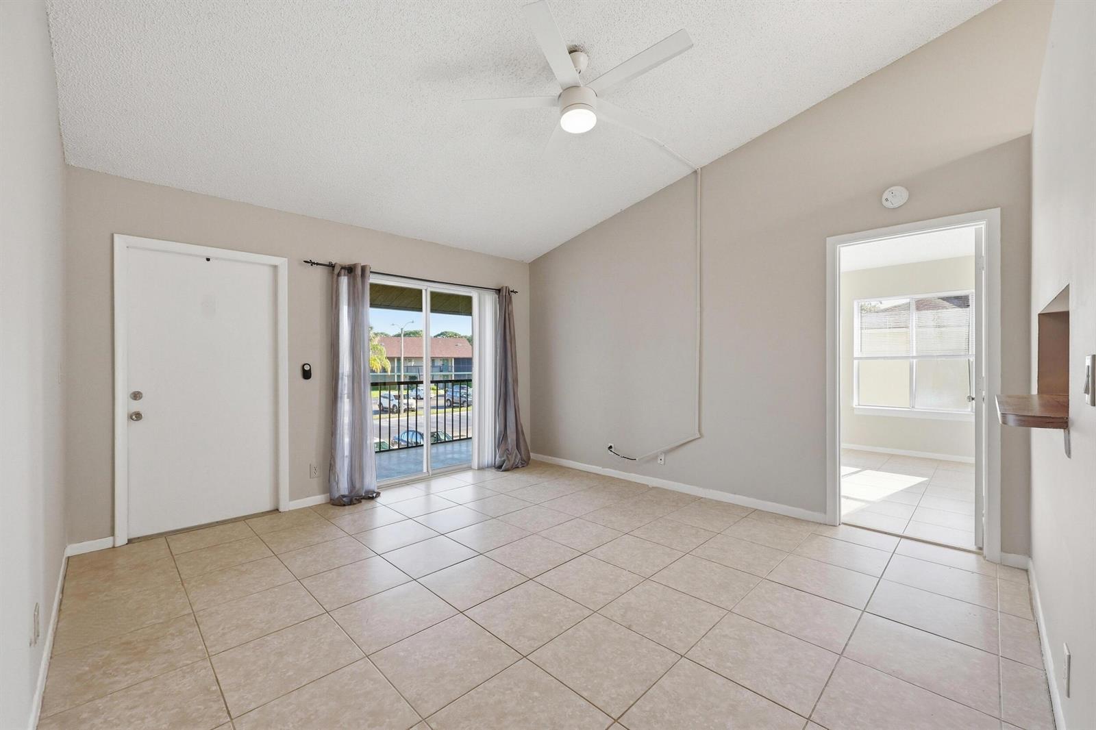 6286 Chasewood Drive, Jupiter FL 33458 photo 4