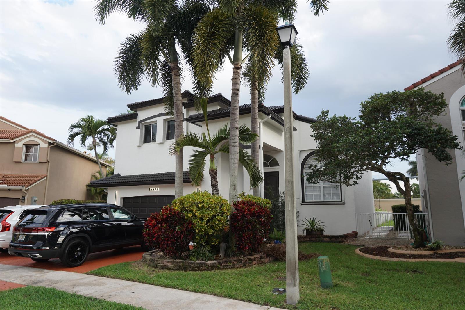 15604 SW 16th Court, Pembroke Pines FL 33027 photo 2