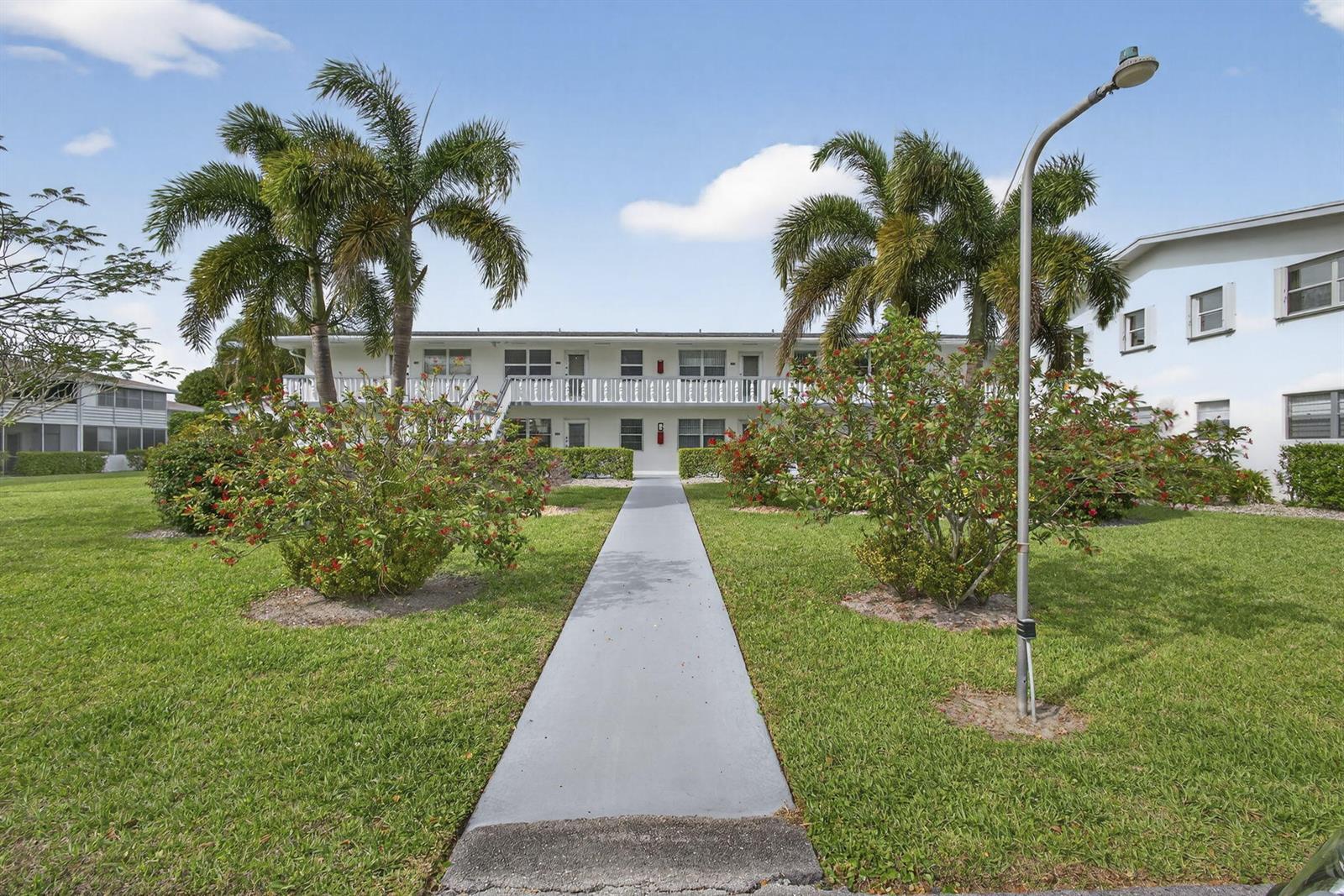 155 Windsor G, West Palm Beach FL 33417 photo 2