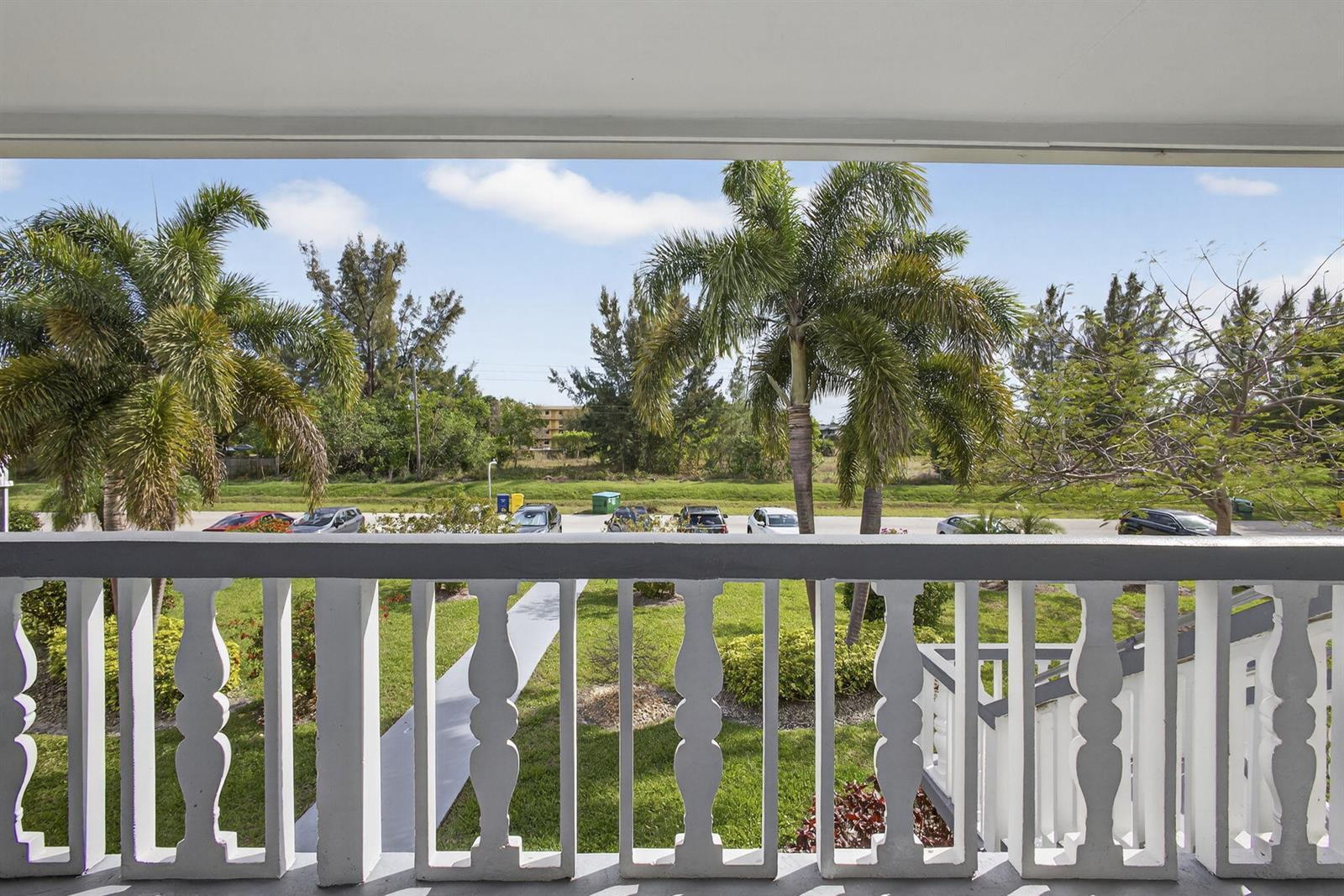 155 Windsor G, West Palm Beach FL 33417 photo 4