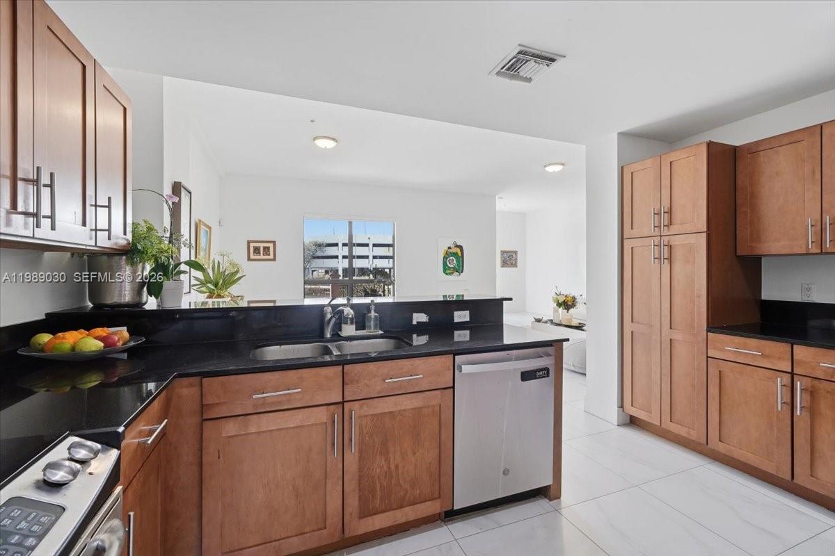 8390 SW 72nd Ave # 106, Miami FL 33143 photo 4