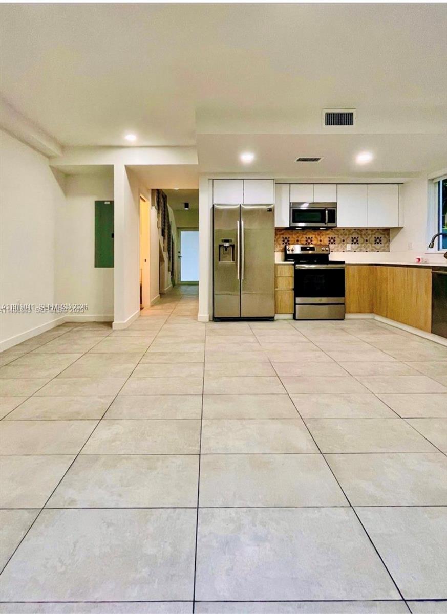 315 NW 34th Ave # 315, Miami FL 33125 photo 4